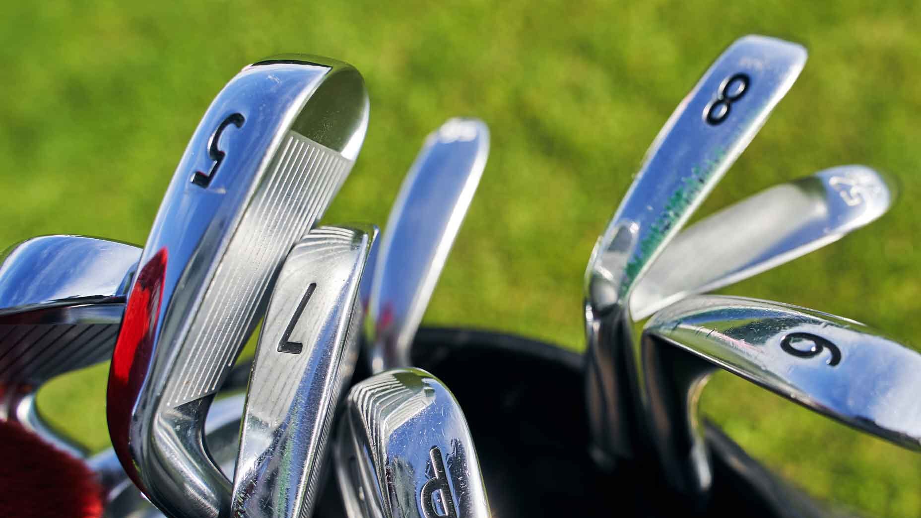 golf bag with irons