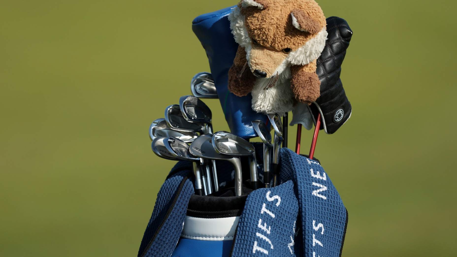 Ryan Fox relied on a full bag of Srixon/Cleveland to capture his first major championship.