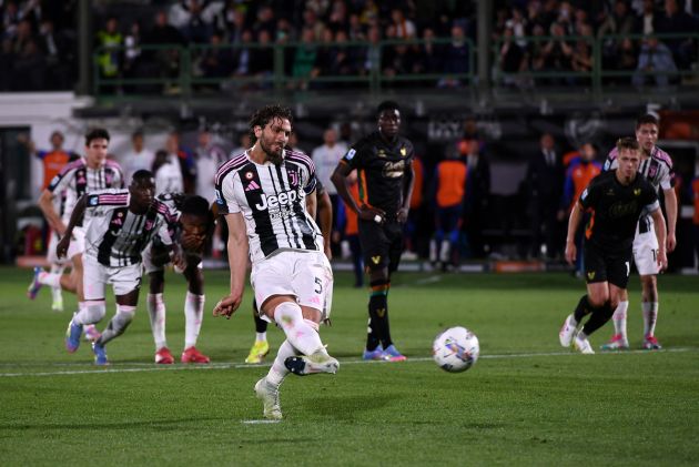 Manuel Locatelli taking spot-kick against Venezia