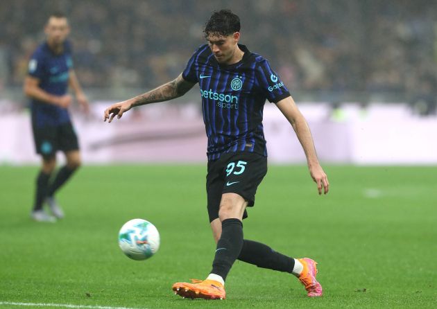 Alessandro Bastoni in action for Inter