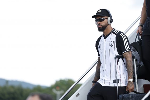 Douglas Luiz at the airport